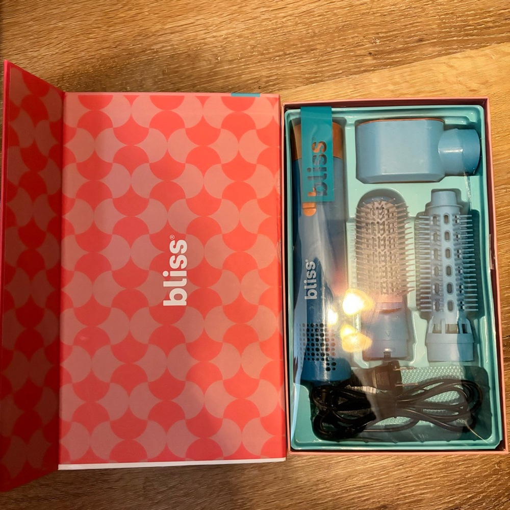 Bliss 3-in-1 Hair Styler Dryer and Curler Hot Air Brush New Unopened